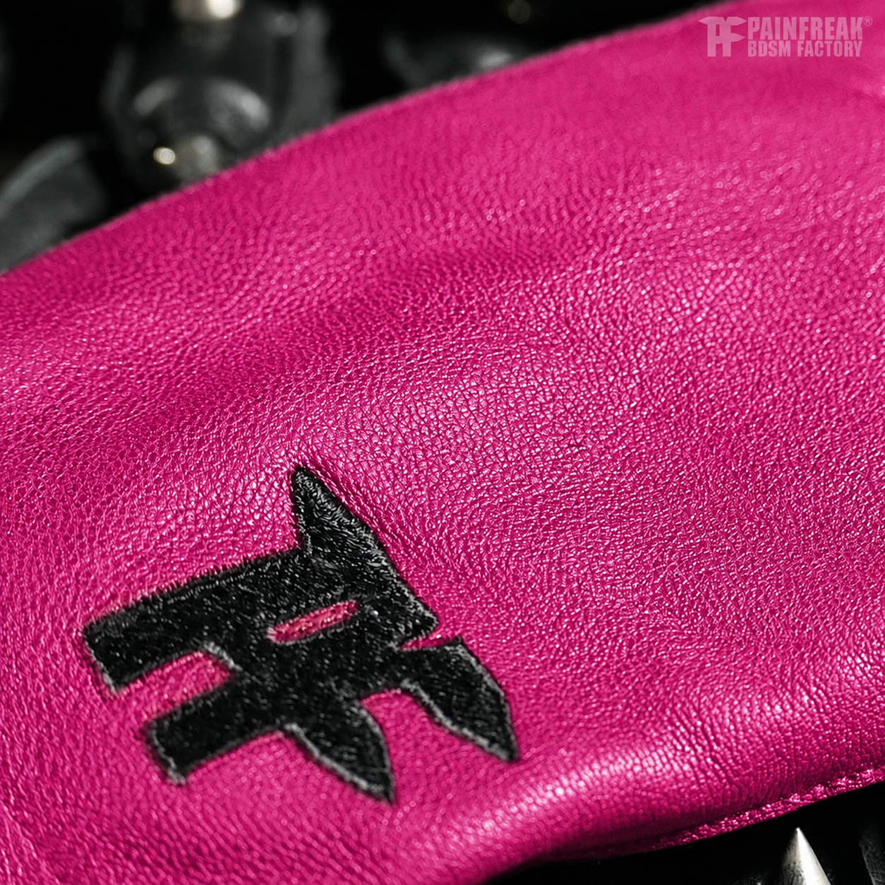 Vampire Gloves - PinkFreak mit Nieten und Krallen