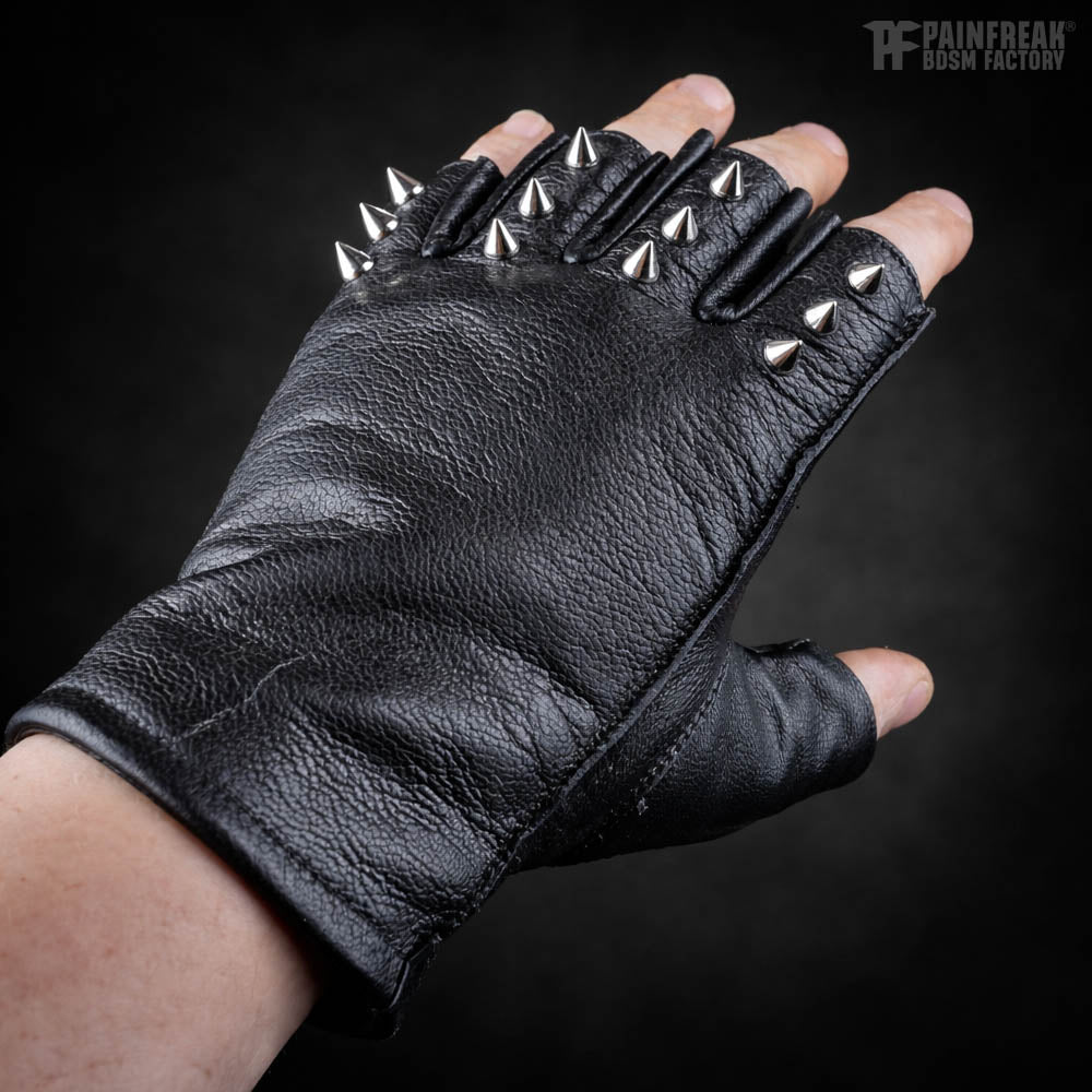 Badass Gloves - Fingerless biker gloves with rivets